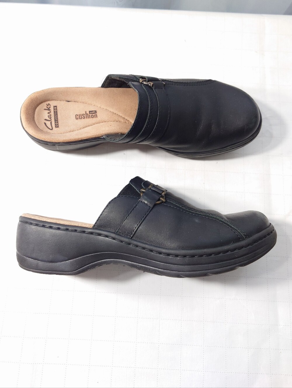 Clarks Collection Soft Cushion Black Leather Clogs Mules Women’s Size 10